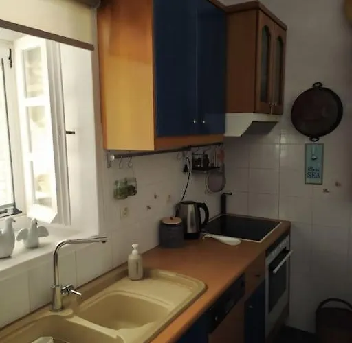 The House Of Manos And Helen *